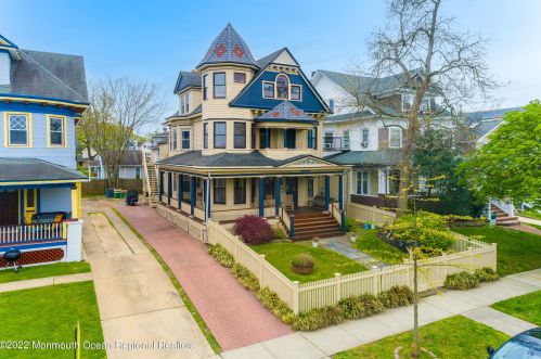 602 3rd Ave, Tinton Falls, NJ 07712-5931