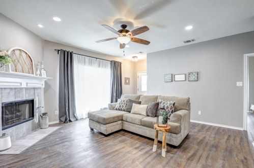 1320 Riley Dr, Carrollton TX 75007-1140 exterior