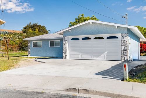 2918 Luana Dr, Oceanside, CA 92056-4307