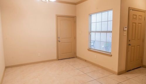 1543 Cozy Dr, Fort Worth TX  76120 exterior