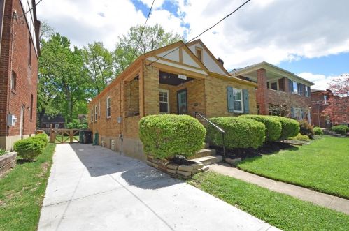 6426 Fairhurst Ave, Cincinnati, OH 45213-1218