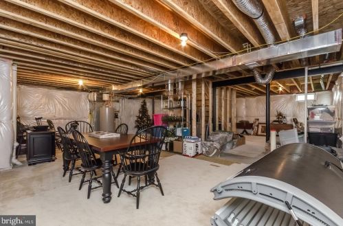 169 Colonial Dr, Charles Town WV 25414-4920 exterior