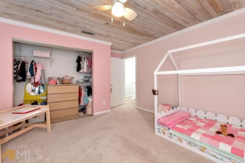 302 Brandywine Cir, Atlanta GA  30350-2002 exterior