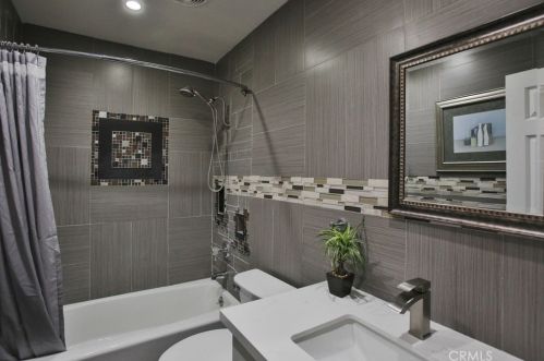 2310 San Lorenzo Ave, Santa Ana CA 92704-6039 exterior