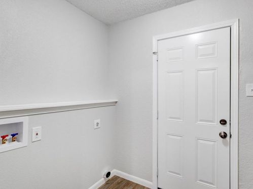 5605 Wimbleton Way, Fort Worth TX 76133-2814 exterior