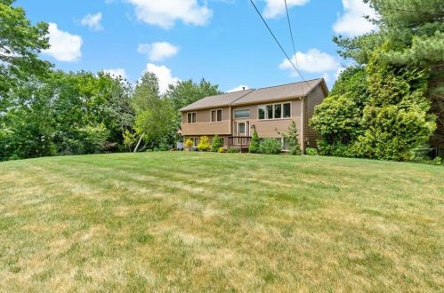 8 Stoney Hill Cir, Coventry, RI 02816-8465