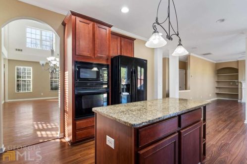 5665 Baffin Rd, Atlanta GA  30349-7051 exterior