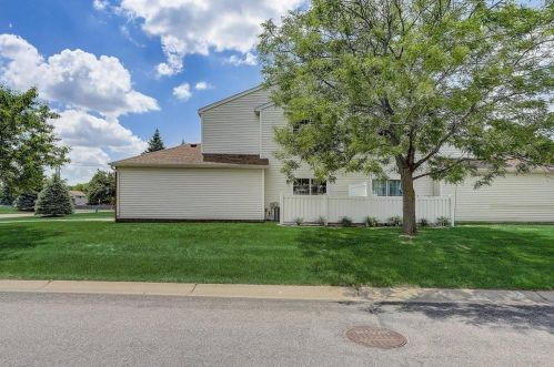15953 Finch Ave, Saint Paul MN  55124-5811 exterior