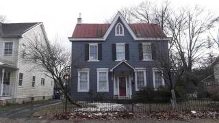 44 Warren St, Beverly, NJ 08010-1324