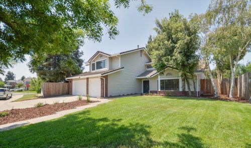 2103 Bristol Park Cir, Turlock CA  95382-2965 exterior