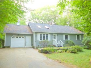 21 Robin Acres Dr, Tuftonboro, NH 03894-4319