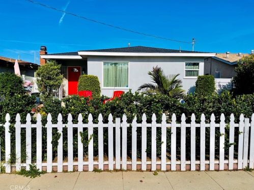 4671 118th St, Hawthorne, CA 90250-2160