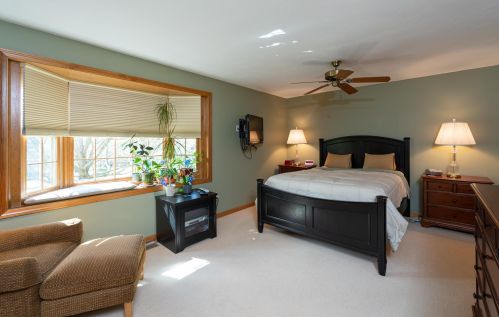7 Indian Fern Dr, Nashua, NH 03062-2365