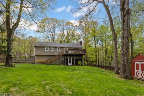 1097 Sussex Tpke, Dover NJ  07869-4206 exterior