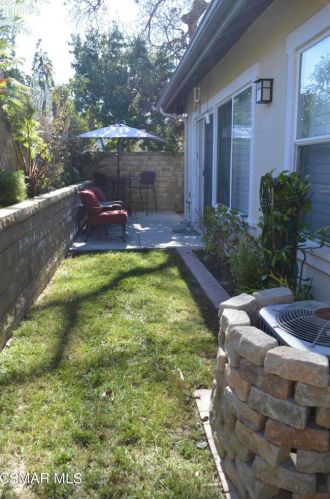 2040 Freesia Ave, Simi Valley CA  93063-3534 exterior