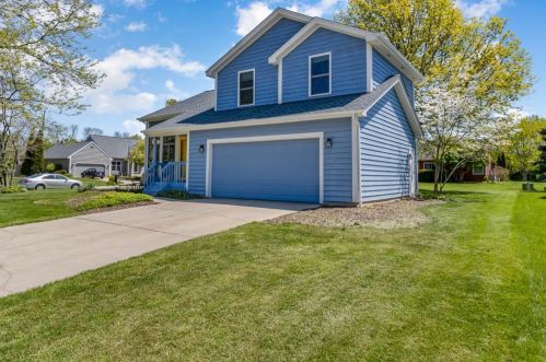 3603 Meadowlake Dr, Valpo, IN 46383-2089