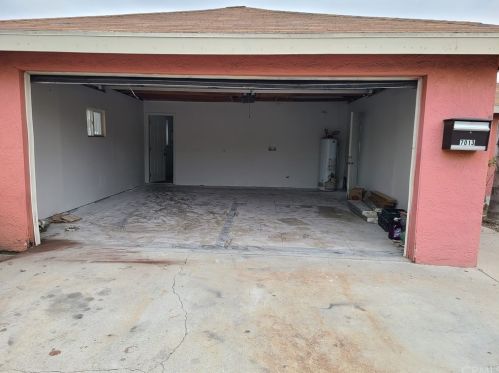 7013 San Mateo St, Paramount, CA 90723-3223