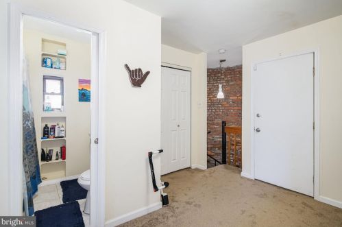 922 4 St, Philadelphia PA 19147-4104 exterior