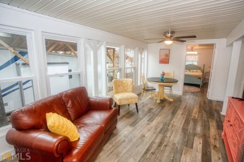 960 Mountain Shadows Dr, Cleveland, GA 30528-1740
