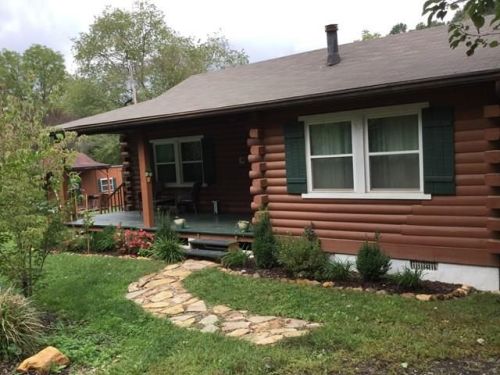 38 Cobb Cir, Unaka, NC 28906-7104