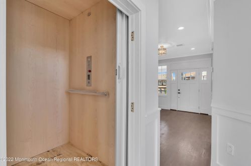 19 Sturgis Rd, Lavallette NJ 08735-2843 exterior