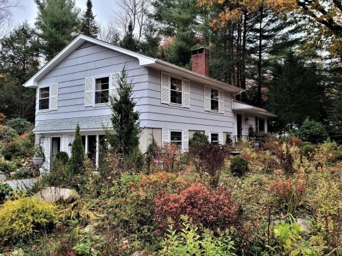 87 Almar St, Farmingdale, ME 04344-1637