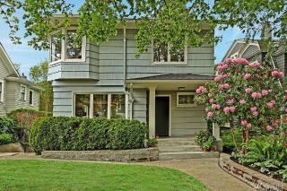 1907 Nob Hill Ave, Seattle, WA 98109-2545