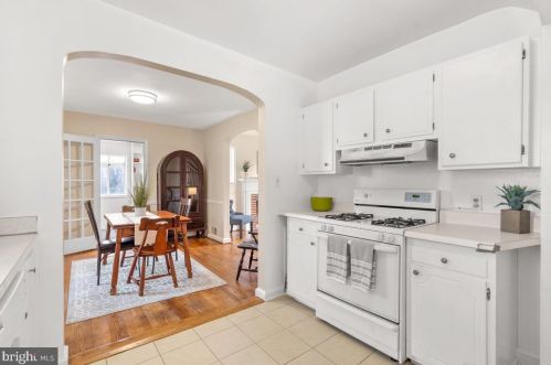 1626 Oakview Dr, Silver Spring MD 20903-2243 exterior