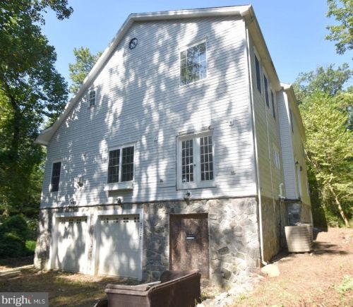 7228 Braddock Rd, Annandale, VA 22003-6008