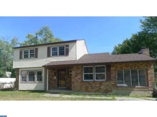523 Carver Ct, Lawnside, NJ 08045-1004