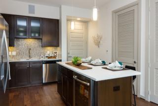 360 Monroe St, Denver CO  80206-4445 exterior