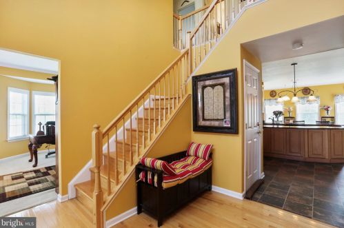 42 Costen Cir, Shepherdstown, WV 25443-3686