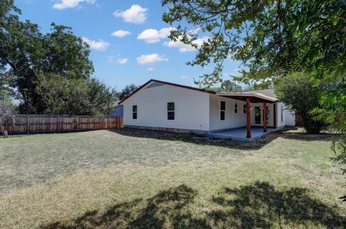 8408 Cayuga Dr, Austin TX 78749-3972 exterior