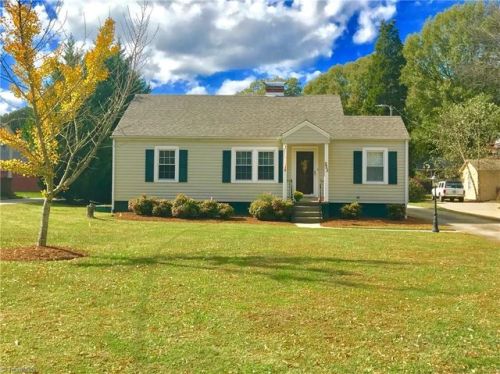 325 Maple St, Eden, NC 27288-5513