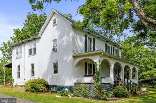 2007 Summit Point Rd, Summit Point, WV 25446-3539