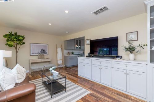 3190 Zuni Way, Pleasanton, CA 94588-4032