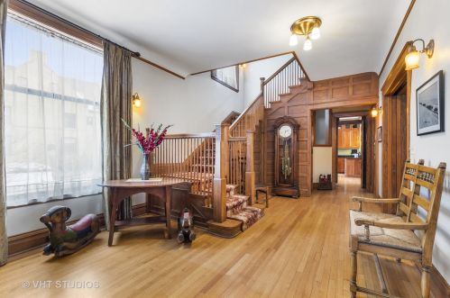 77 Macarthur Loop, Highland Park, IL 60035-5910