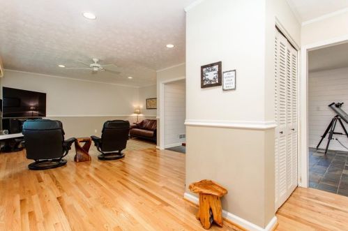 6889 Lockridge Dr, Atlanta GA  30360-1514 exterior