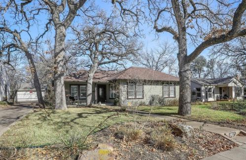 2517 Goldenrod Ave, Fort Worth, TX 76111-1614