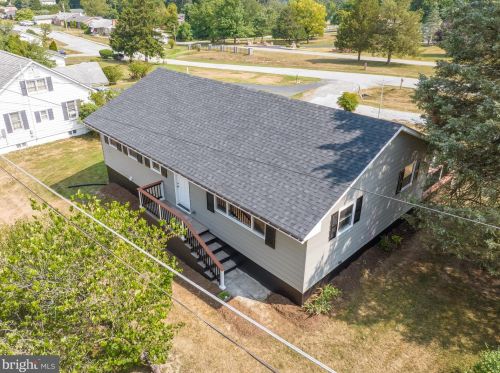 201 Pointfield Dr, Harpers Ferry WV 25425-5173 exterior