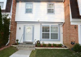 7805 Groveland Sq, Springfield, VA 22153-2218