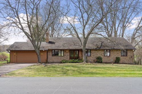 6 Augusta Ln, Saint Paul, MN 55110-1214