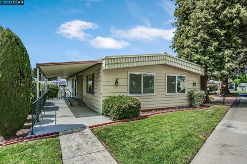2333 Dalis Dr, Concord, CA 94520-5423