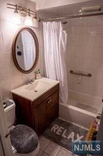 145 Becker Ave, Rochelle Park, NJ 07662-4303