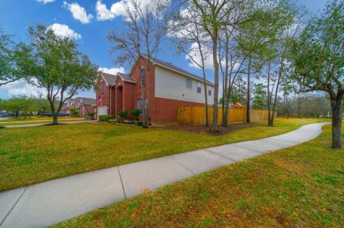 12702 Carriage Glen Dr, Tomball, TX 77377-8161