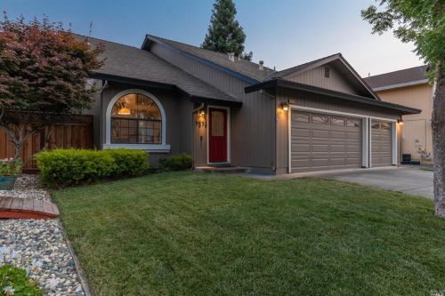 9572 Kristine Way, Windsor, CA 95492-8888