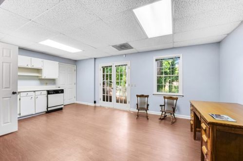 2976 Four Oaks Dr, Atlanta GA  30360-1752 exterior