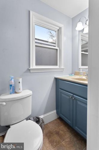 324 Walnut St, Lancaster PA  17602-2438 exterior