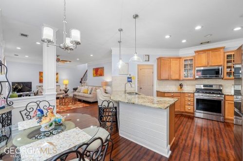 1435 Lakeboat Way, Atlanta GA  30331-8913 exterior