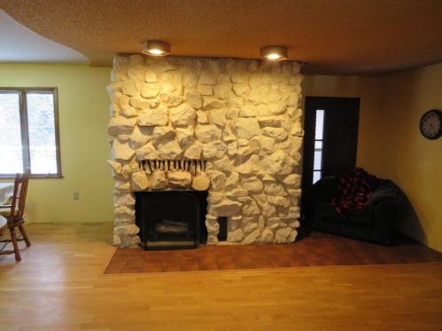1287 Robert St, Scanlon, MN 55720-2935